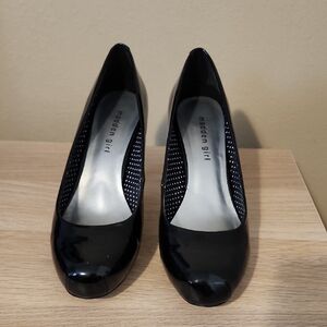 🔴 Madden Girl Glossy Black Heels